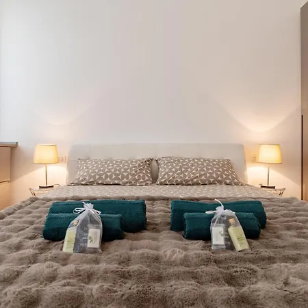 Daire Elegant In The Heart Of Milano