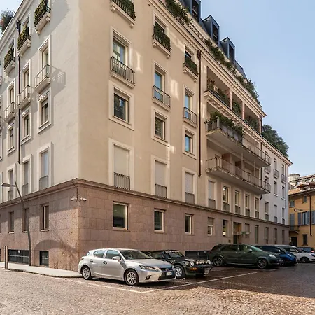 Daire Elegant In The Heart Of Milano
